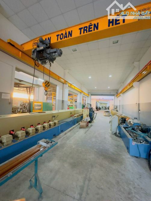 CHỦ ĐI ĐỊNH CƯ BÁN NHANH NHÀ XƯỞNG MẶT TIỀN NHỊ BÌNH 15, XÃ NHỊ BÌNH, H. HÓC MÔN 2300M2 - 1