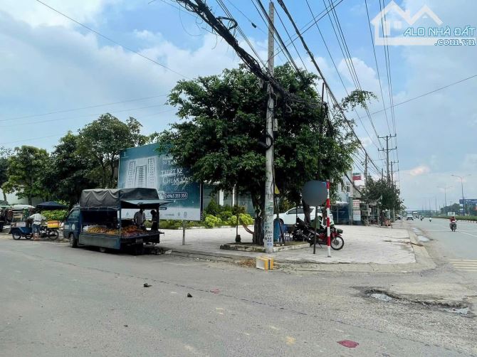Cho thuê mặt bằng 2 mặt tiền DT747B Tân Uyên Bình Dương, 1200m², giá tốt - 1