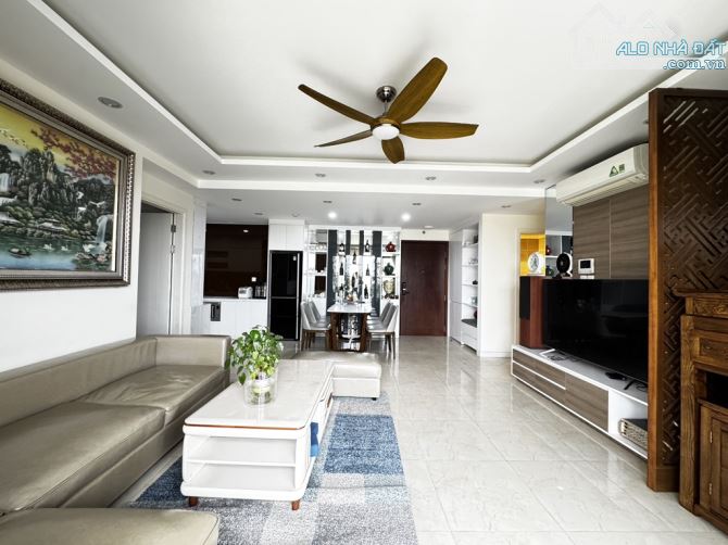 Bán căn góc 3 ngủ tòa C3 D