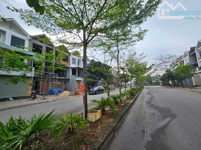 Bán nhà góc 3 tầng đại Hoàng Long dt 105m mt 6m giá 17 tỷ - 1