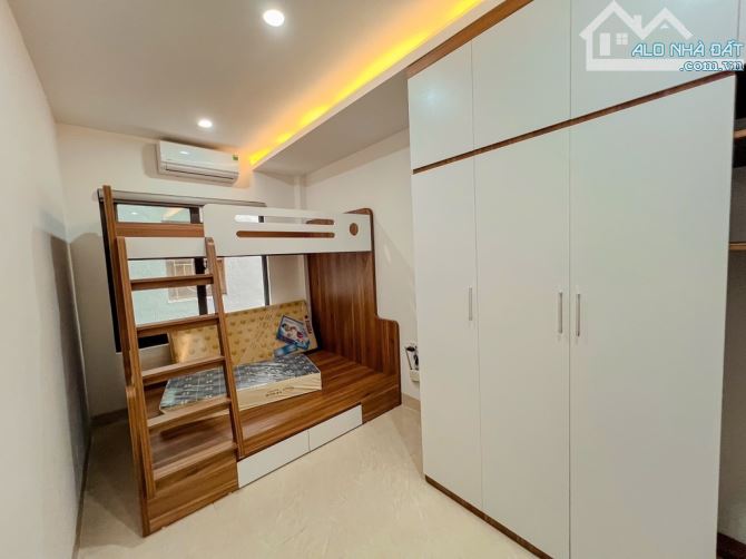 BÁN GẤP NHÀ PHỐ BẠCH MAI -HAI BÀ TRƯNG -12 P KHÉP KÍN -65 M2-7 T- 14,5 TỶ - 1