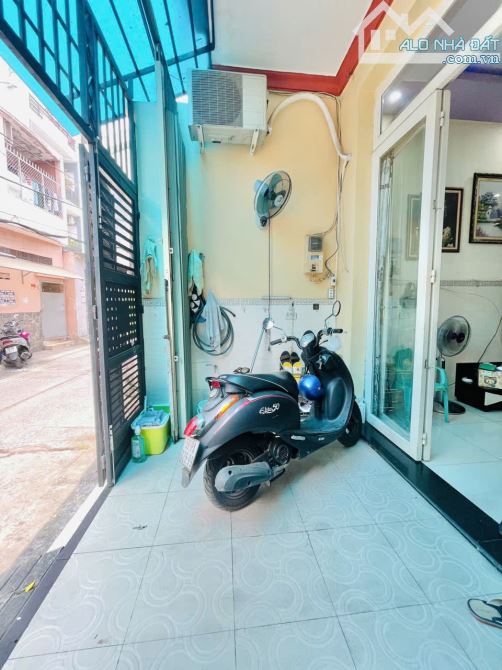 BÁN NHÀ 1 SẸT GÒ DẦU TÂN PHÚ  4M X 14M 3 TẦNG HẺM 6M THÔNG CHỈ 6.5 TỶ - 1