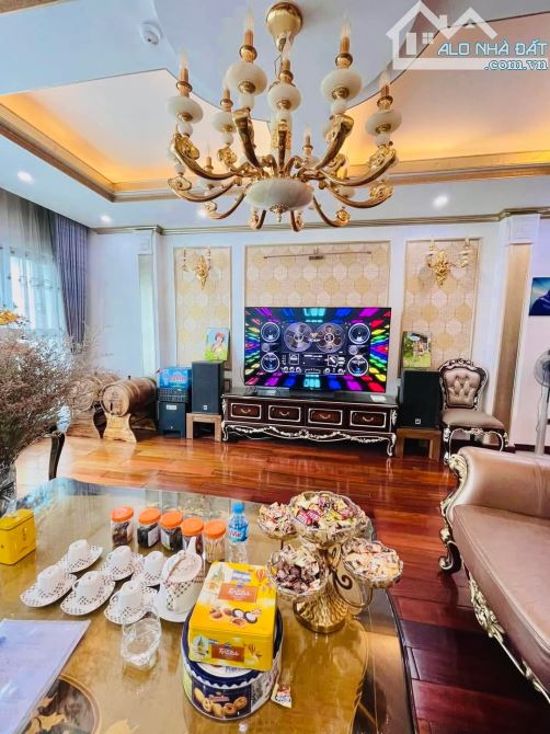 BÁN NHÀ PHỐ TÔN THẤT TÙNG ĐỐNG ĐA 105m X7 TẦNG - MẶT TIỀN 5.5m - GIÁ: 25 TỶ TỶ - 1