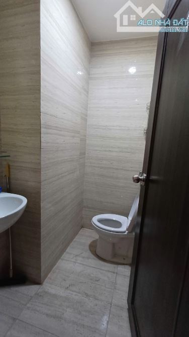 CẦN BÁN NHÀ 3 TẦNG MẶT TIỀN ĐƯỜNG HÒA MINH 19 - KIÊN CỐ THOÁNG MÁT - 1