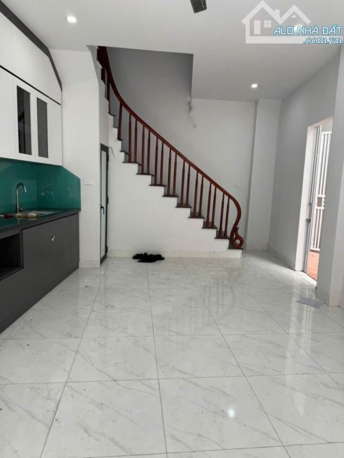 TRUNG TÂM HÀ ĐÔNG NHỈNH 7 TỶ 5 TẦNG, XÂY CẨN THẬN - GIAO THÔNG THUẬN TIỆN - 1
