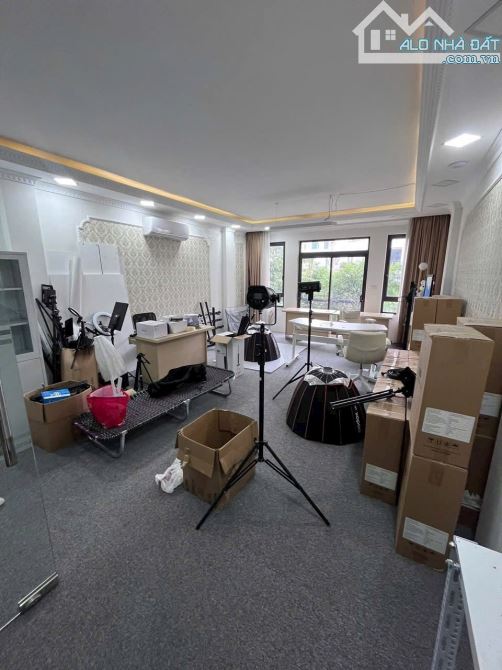 TRẦN QUỐC HOÀN CẦU GIẤY55m 5T MT 9m 19Tỷ LÔ GÓC 3 MẶT THOÁNG TRƯỚC ÔTÔ TRÁNH KINH DOANH - 1