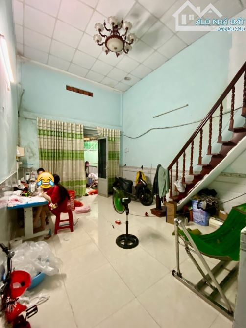 NHÀ 1 TRỆT 1 LỬNG CŨ TIỆN XÂY LẠI MỚI - HẺM THẲNG 1 TRỤC 6m CHUẨN - SÁT VÁCH CHỢ HIỆP THÀN - 1