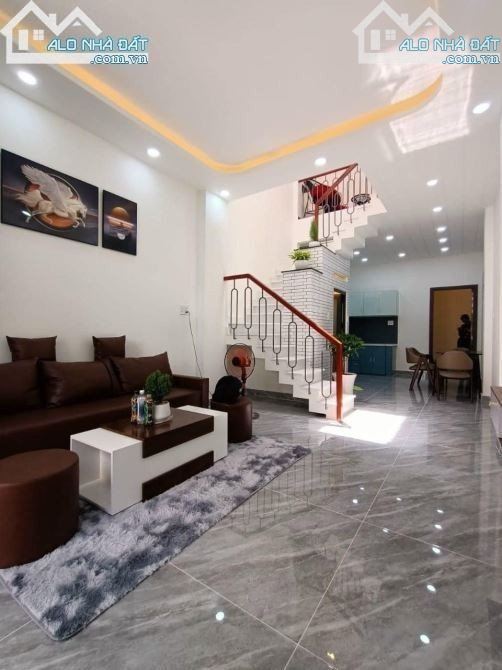 Nhà hẻm ô tô 5m Nam Kỳ Khởi Nghĩa, P7, Q3 DT 52m2 giá 3 tỷ 200, sổ hoàn công đủ - 1