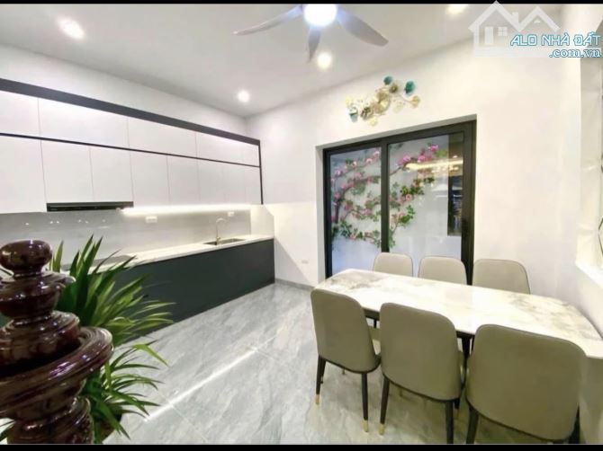 Bán nhà Việt Hưng - 40m2 - chỉ 4.45 tỷ- lô góc 2 mặt thoáng- dân xây - gần ô tô- cơ hội v - 1