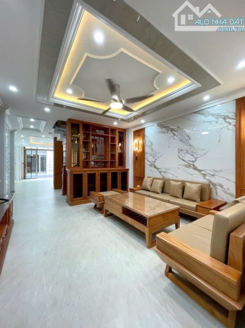 BIỆT THỰ GÒ VẤP TÂN CỔ ĐIỂN ĐƯỜNG NGUYỄN VĂN KHỐI P9 5 TẦNG DIỆN TÍCH 44M2 7,5 TỶ - 1