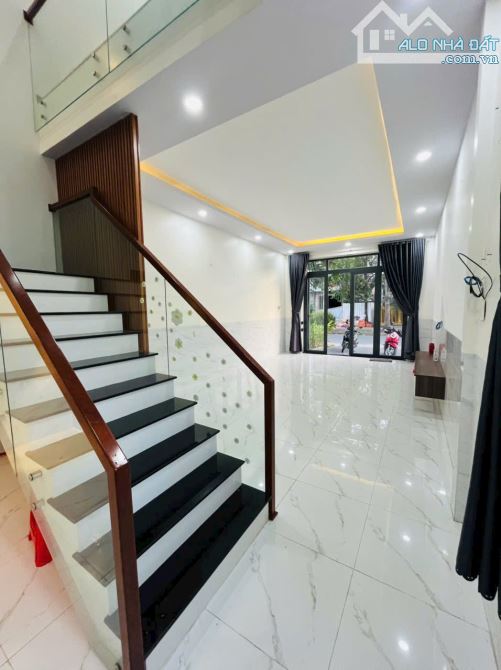 Cho Thuê Nhà Trệt Lầu 5 Phòng Ngủ Khu Dân Cư Diệu Hiền - 1