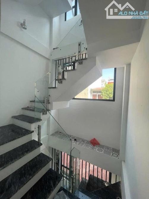 VIP NGÕ 12 ĐÀO TẤN - PHÂN LÔ Ô TÔ TRÁNH 15M - 2 MẶT NGÕ - 43M² - 5 TẦNG DÂN XÂY CHẮC CHẮN - 1