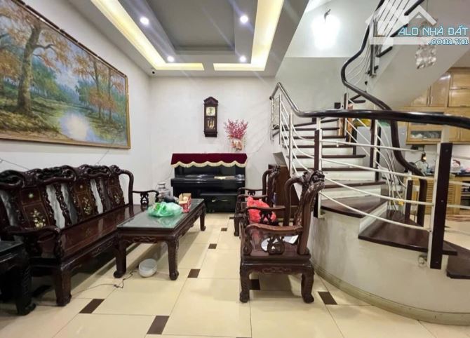 Phố Quỳnh Mai 75m 4 tầng, gần ô tô, 2 khe thoáng. - 1