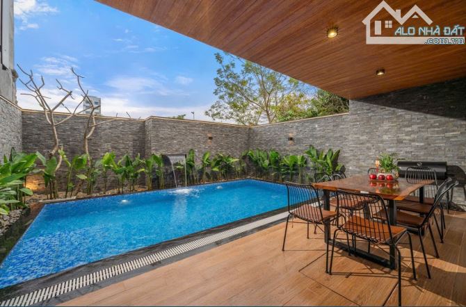 CẦN BÁN VILLA 2 TẦNG HỒ BƠI ĐƯỜNG TRẦN VĂN DƯ - CÁCH BIỂN MỸ KHÊ CHỈ 500M - 1