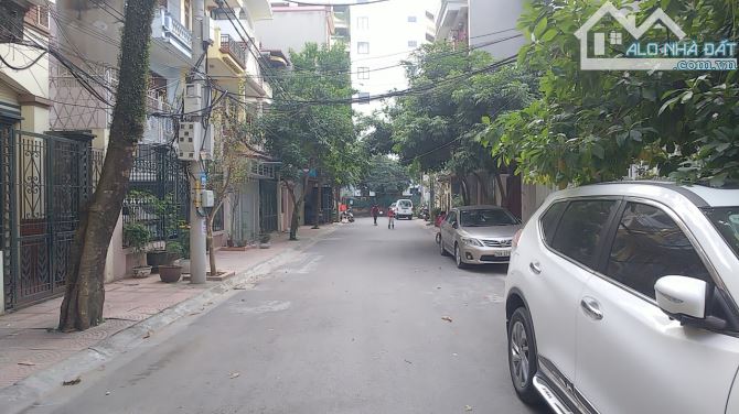 Giảng Võ, Ba Đình 90m2, MT 6m, P.lô, vỉa hè, ô tô tránh, Nhà đẹp, KD, VP chỉ 31 tỷ. - 1