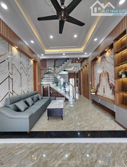 BÁN NHÀ MẶT TIỀN ĐƯỜNG 10M - 4 TẦNG - KHU DÂN CƯ PHÚ HỒNG THỊNH - TP DĨ AN CHỈ HƠN 6TỶ - 1