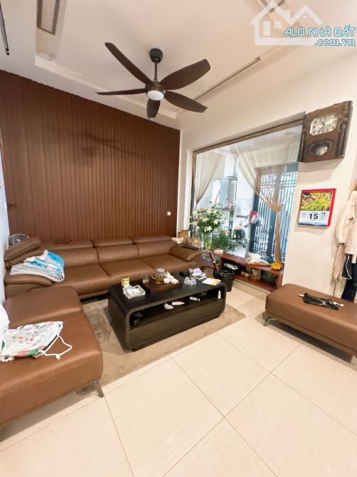Chỉ Ngoài 40 Tỷ! Bán Nhà Phân Lô Ngõ 40 Xuân La, Tây Hồ - 2 Mặt Tiền - Ô Tô Tránh - 112M2 - 1
