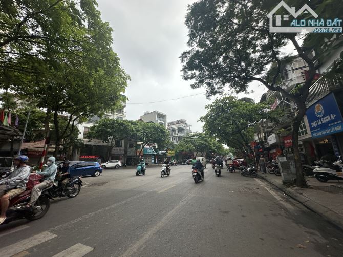BÁN NHÀ KINH DOANH- CỰC HIẾM PHỐ NGUYỄN VĂN CỪ- NGỌC LÂM-105M2-4 TẦNG- DÂN XÂY- Ô CHỜ THAN - 1