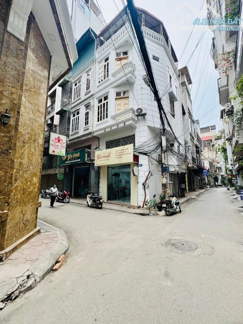 BÁN NHÀ PHỐ NGUYÊN HỒNG 40m2 - 4T - MT 5.2M  - ÔTÔ TRÁNH - VỈA HÈ - KINH DOANH CHỈ 16.2 TỶ - 1