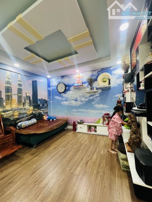 CHỈ 5 TỶ HƠN - NHÀ MỚI KENG - TĂNG FULL NỘI THẤT - HẺM XE HƠI - KHÔNG LỘ GIỚI - 4 TẦNG - 1