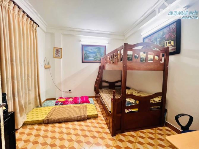 Bán nhà Cầu Giấy, 33m2, 4T, 6.4 tỷ. Nhà đẹp ở ngay dân xây - 1