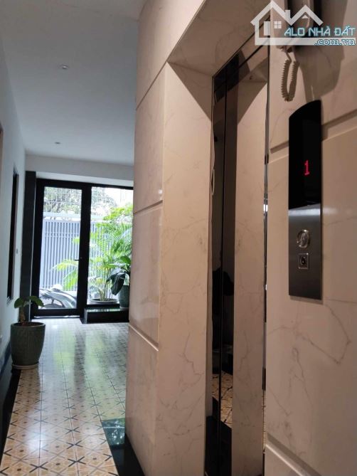 Tòa Aparment Tây thuê phố Âu cơ - gần thung lũng hoa Hồ Tây - 1