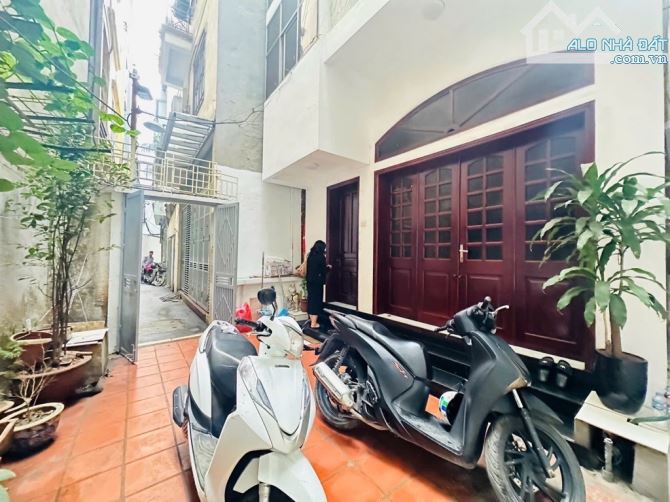 Nhà dân xây khu vực trung tâm Ngã Tư Sở, xung quanh tiện ích đỉnh - 1