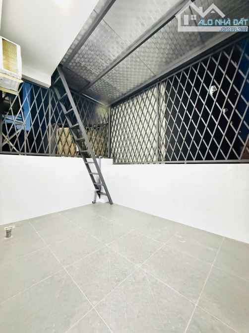 CHÚ DANH CẦN BÁN NHÀ ĐƯỜNG NGUYỄN VĂN LẠC, PHƯỜNG 19, BÌNH THẠNH - GIÁ:3TỶ660/64,9M2 HXH - 12