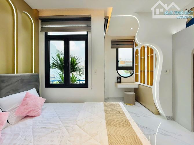 Nhượng lại căn nhà sẵn HĐ thuê 13 tr / tháng ngay Bà Hom, Q6. Giá: 3 Tỷ 290 / 54.6m2. SHR - 12