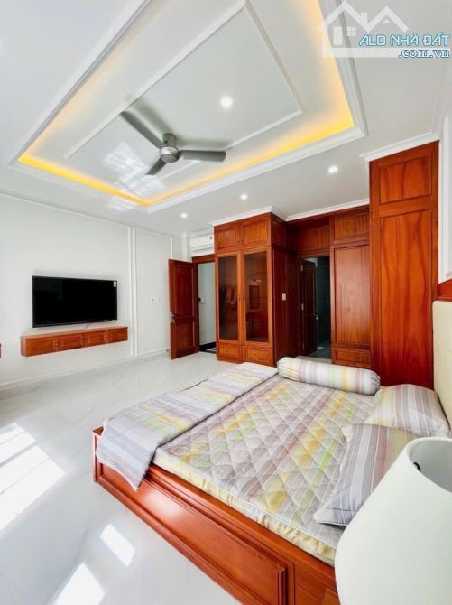 BIỆT THỰ GÒ VẤP TÂN CỔ ĐIỂN ĐƯỜNG NGUYỄN VĂN KHỐI P9 5 TẦNG DIỆN TÍCH 44M2 7,5 TỶ - 12