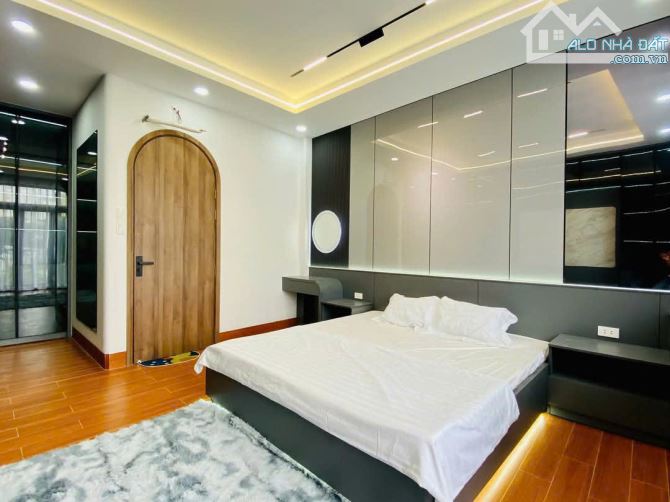 Siêu Phẩm Mặt Tiền💎Phạm Huy Thông, P.6💎4,7x14m 5 Lầu Thang Máy💎5PN 7WC💵15,5 Tỷ - 15