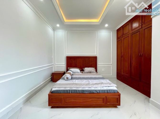 BIỆT THỰ GÒ VẤP TÂN CỔ ĐIỂN ĐƯỜNG NGUYỄN VĂN KHỐI P9 5 TẦNG DIỆN TÍCH 44M2 7,5 TỶ - 15