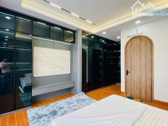 Siêu Phẩm Mặt Tiền💎Phạm Huy Thông, P.6💎4,7x14m 5 Lầu Thang Máy💎5PN 7WC💵15,5 Tỷ - 18