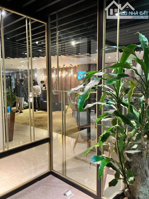 Cần bán gấp khách sạn 4 sao trung tâm Q Hoàn Kiếm DT 168m - 11 tầng, MT 7.2m giá 146 tỷ - 2