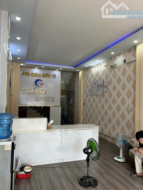 CHO THUÊ NHÀ 1 TRỆT 4 LẦU MẶT TIỀN ĐƯỜNG 30/4 GẦN NGÃ 3 QUANG TRUNG - 2