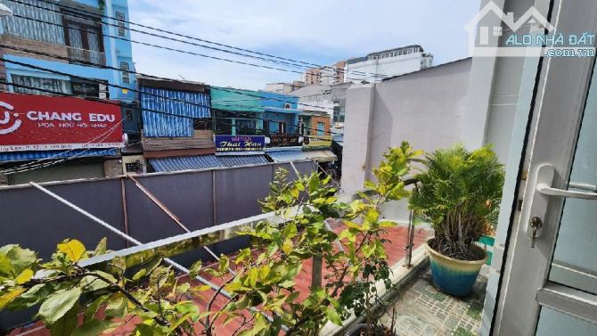 Bán nhà MT Hồng Lạc, P.11, Tân Bình, DT  105m2 - 4.5 × 23.5 - 3 tầng, Giá 13.48 tỷ TL. - 2
