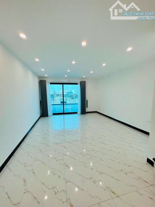 BÁN NHÀ PHỐ HỒNG TIẾN -VỊ TRÍ HIẾM KINH DOANH ĐỈNH 59 M- 14,95TỶ - 2