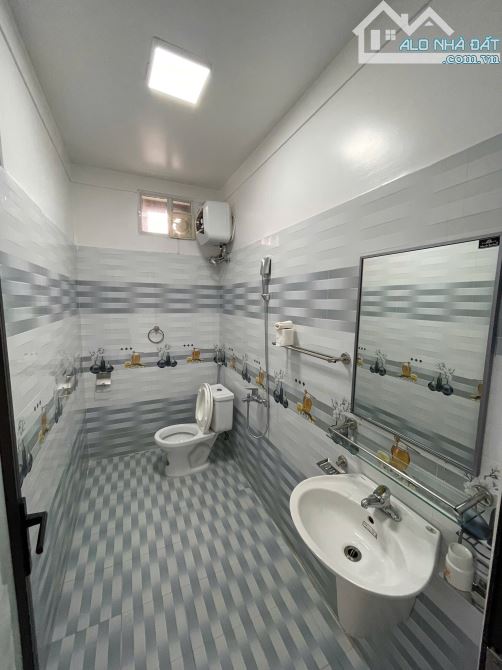 BÁN NHÀ Phố Chợ con vô vàn tiện ích, 55m2 xây 4 tầng kiên cố, ngõ nông - 2