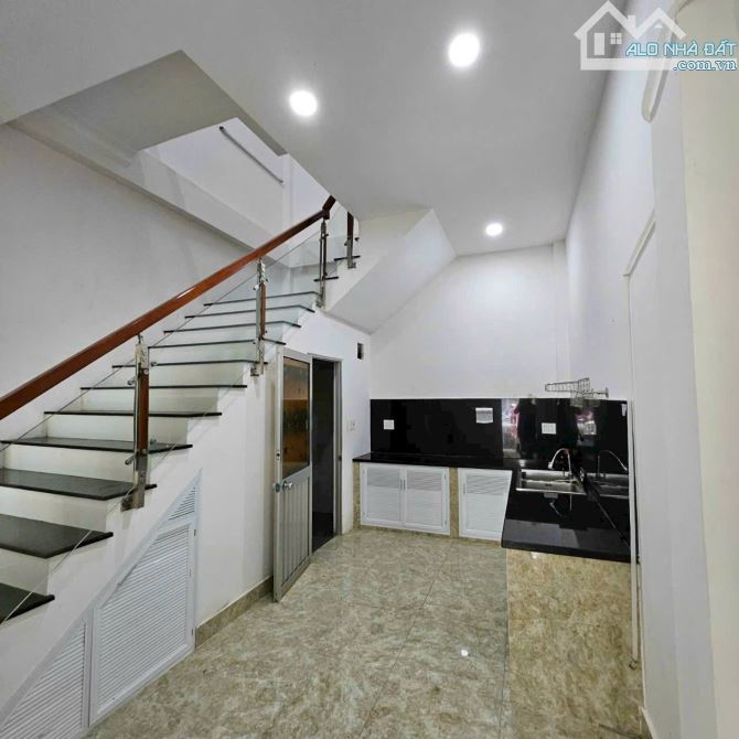 BÁN NHÀ 2 TẦNG GẦN BIỂN MẶT TIỀN NGÔ ĐỨC KẾ - PHƯỜNG TÂN LẬP-NHA TRANG - 2