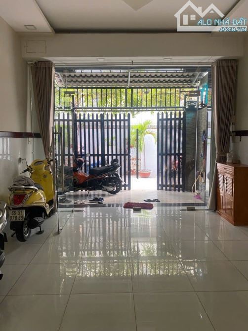 BÁN NHÀ 4 TẦNG – XE HƠI VÀO TẬN NHÀ – TRẦN XUÂN SOẠN, QUẬN 7
. GIÁ NHỈNH 10 TỶ - 2