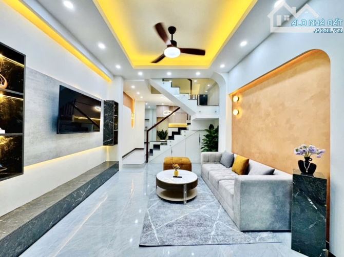 Siêu Phẩm Nhà Đẹp - 3 Tầng - 42m2 - Sát Hẽm Xe Hơi - GiÁ Siêu Rẻ - 2