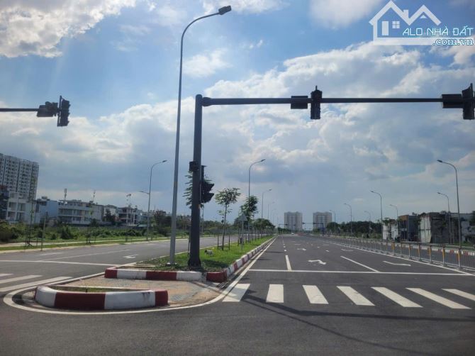 BÁN ĐẤT KHU DÂN CƯ 38HA MẶT TIỀN ĐƯỜNG DƯƠNG THỊ GIANG QUẬN 12- 100M2-NHỈNH 6 TỶ - 2
