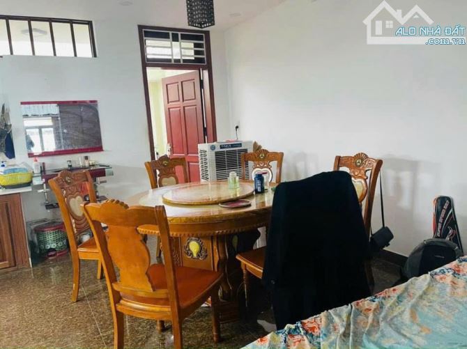 Bán nhà 3 tầng, đường 10.5m Hà Tông Quyền. Diện tích 137m2 ngang 5m. Giá chỉ 9.7 tỷ - 2