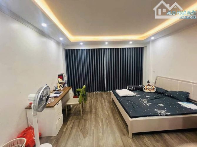 BÁN NHÀ TRẦN QUỐC HOÀN, PHÂN LÔ, ÔTÔ ĐỖ 2 ĐẦU, VỈA HÈ, KINH DOANH, 41M2 GIÁ 13 TỶ 750 - 2