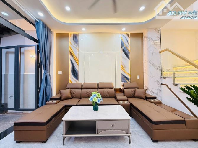 CHÚ DANH CẦN BÁN NHÀ ĐƯỜNG NGUYỄN VĂN LẠC, PHƯỜNG 19, BÌNH THẠNH - GIÁ:3TỶ660/64,9M2 HXH - 2