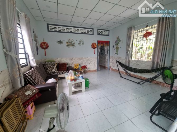 Tôi chủ bán nhà góc 2 mặt tiền 198m2(9* 22), giá 1 tỷ 599, cách Tòa thánh Tây Ninh 2 phút - 2