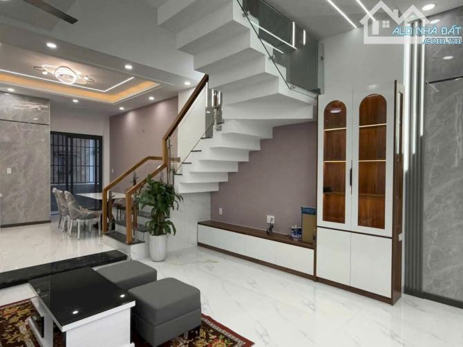 Bán nhà trệt 2 lầu trung tâm Thuận An tỉnh Bình Dương - 2