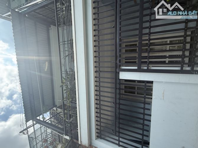Nhà đường 4m,  Ngay Trạm thu phí lái thiêu. 5x12m 1 lầu - 2