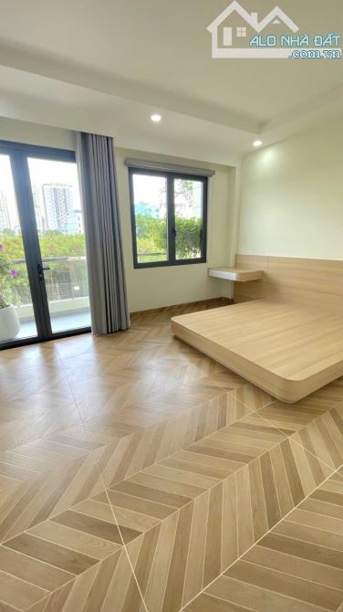 Siêu Phẩm Nhà Đẹp Thang Máy, 90m², 4 Tầng, Mặt Tiền Đường D, Quận 7, Chỉ Nhỉnh 14 Tỷ - 2