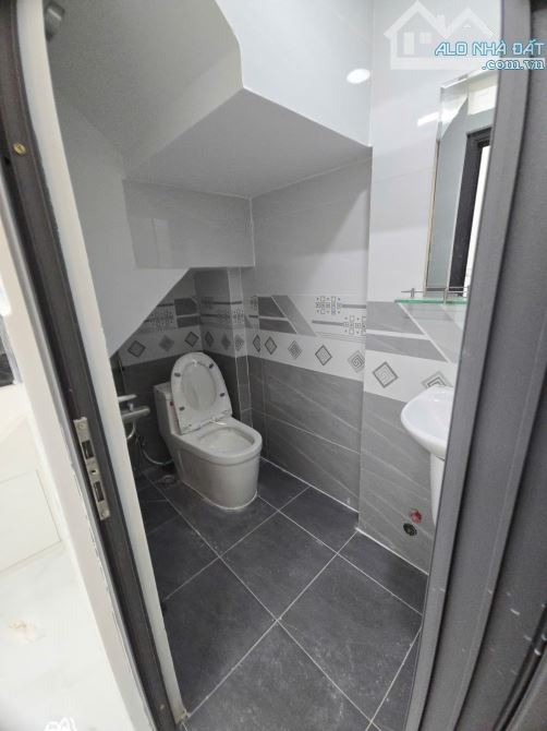 LÊ VĂN QUỚI - HẺM 4M THẲNG TRỤC - 36M2 - 2 TẦNG 2PN 2WC - CHỈ 4.05 TỶ - 2